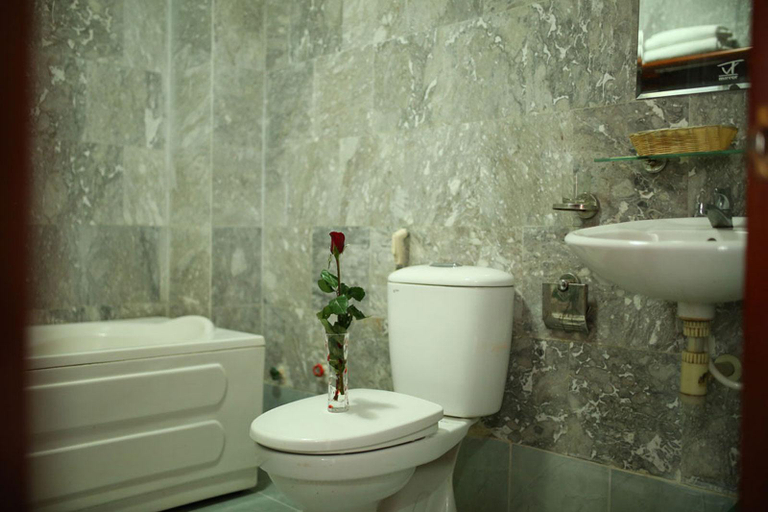 Bathroom 3, Phu My Long Hotel, Da Nang