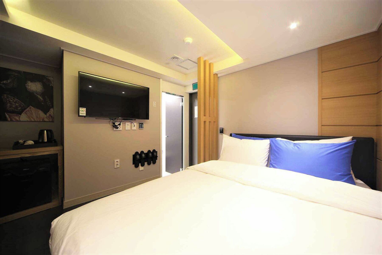 Bedroom 5, Bay hotel, Jung