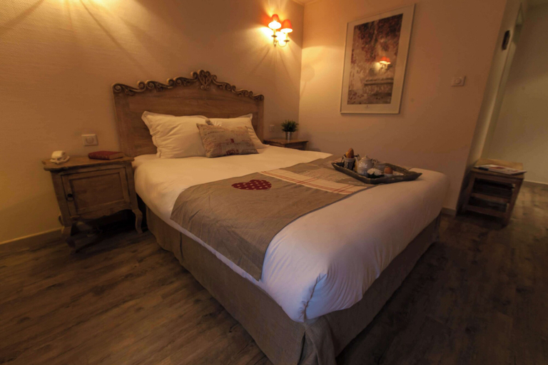 Bedroom 4, Brit Hotel Bristol Montbéliard, Doubs