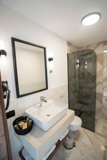 Bathroom 2, Lina Guest House, Ayvalık