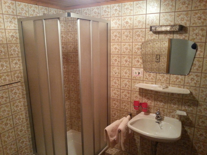 Bathroom, Gasthof Bergheimat, Reutte