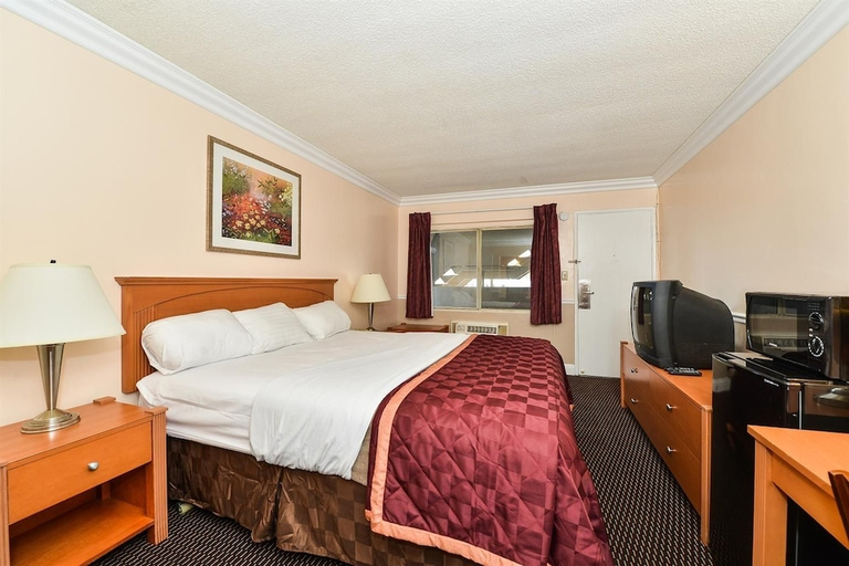Bedroom 2, Econo Lodge Oakland CA, Alameda