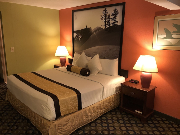 Bedroom 2, Super 8 By Wyndham Ontario, Malheur