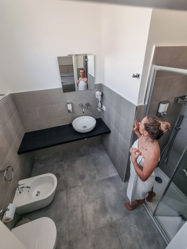 Bathroom 5, La Regina d'Alabastro, Agrigento