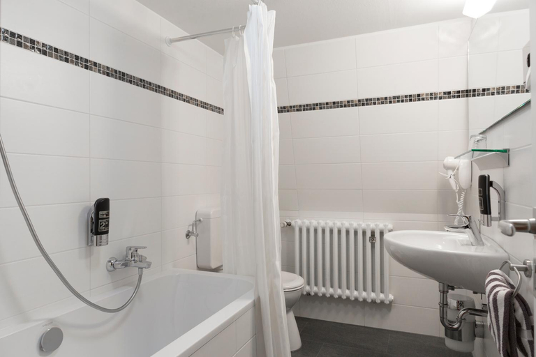 Bathroom 4, TOP Hotel Amberger Wuerzburg, Würzburg