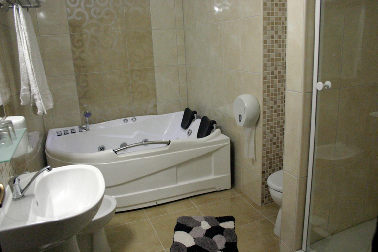 Bathroom 3, Hotel Poarta Transilvaniei, Bistrita