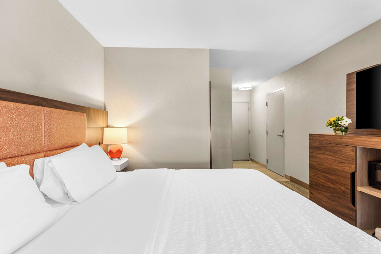 Bedroom 24