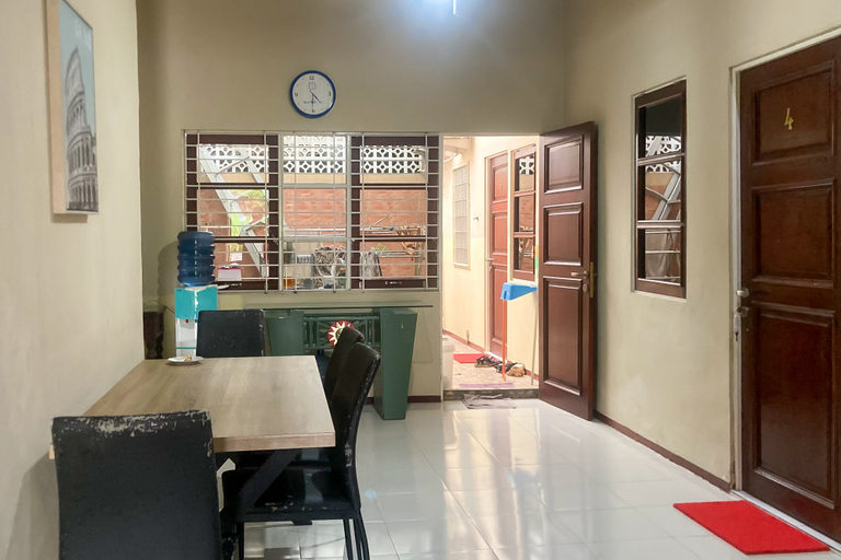 Food & Drinks, Hannie House II Redpartner, Banjarmasin