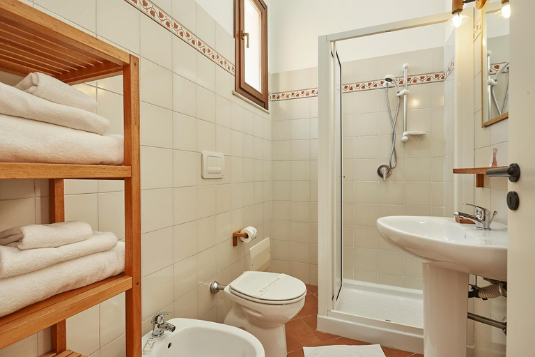 Bathroom 3, Residence Favignana, Trapani