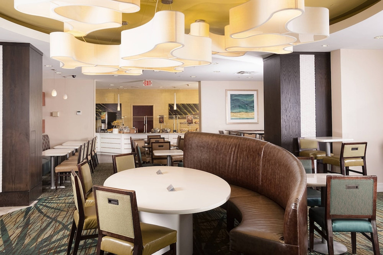 Food & Drinks 4, SpringHill Suites by Marriott Convention Center/I-drive, Orange