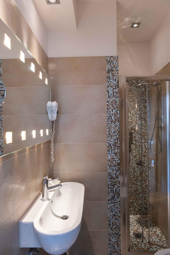 Bathroom 4