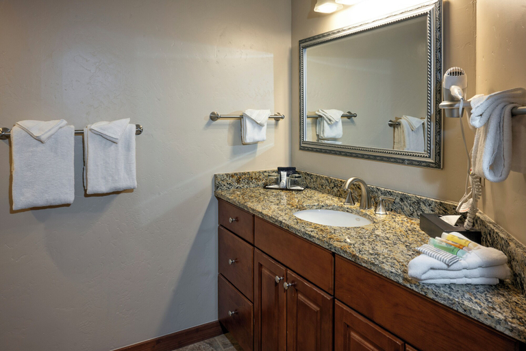 Bathroom 3, Beaver Run Resort & Conference Center, Summit