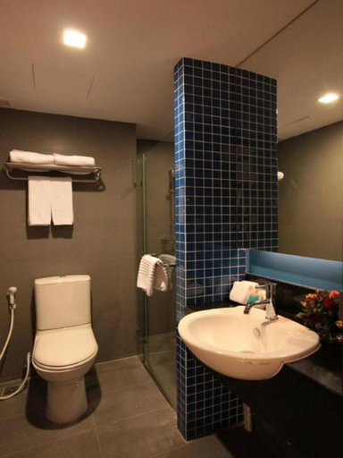 Bathroom 4, FX Hotel Metrolink Makkasan, Ratchathewi