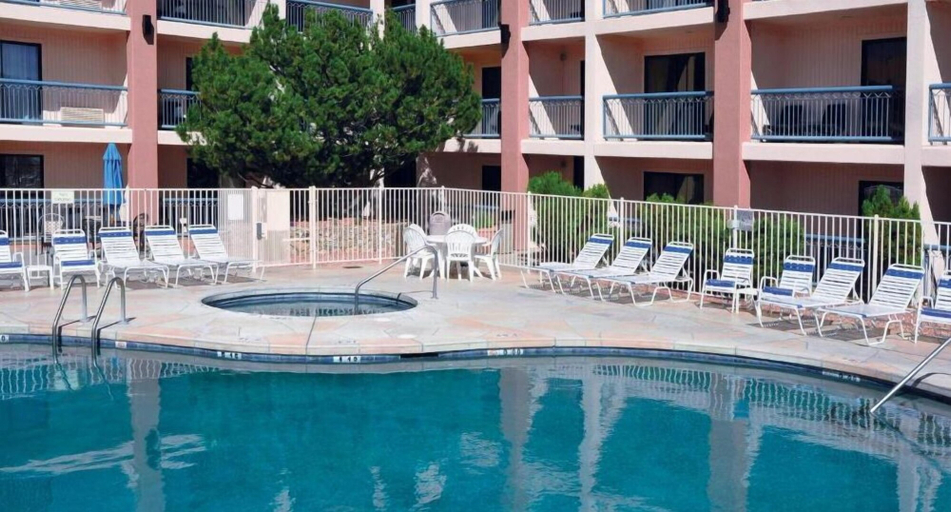 Sport & Beauty 5, Canyon Plaza Premier Studios and Apts, Coconino