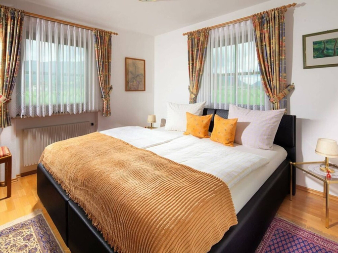 Room, Rooster 2 -kierngasshausl-, Berchtesgadener Land