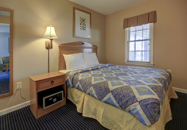 Bedroom 2, Ambassador Inn, Worcester