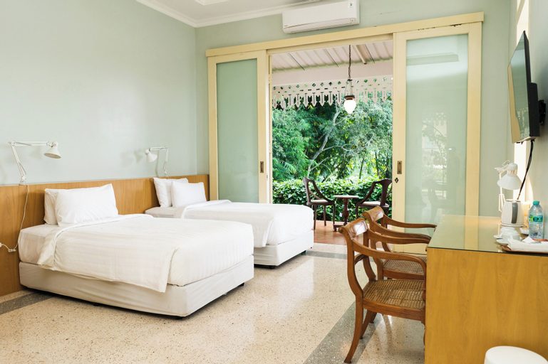 Bedroom 8
