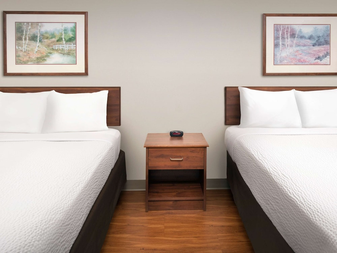 Bedroom 2, WoodSpring Suites Oklahoma City Northwest, Oklahoma