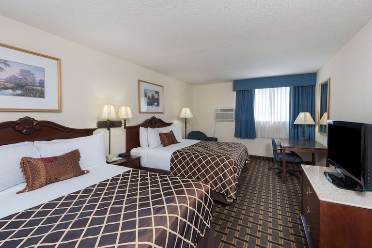 Bedroom 3, Baymont by Wyndham Osage Beach, Camden