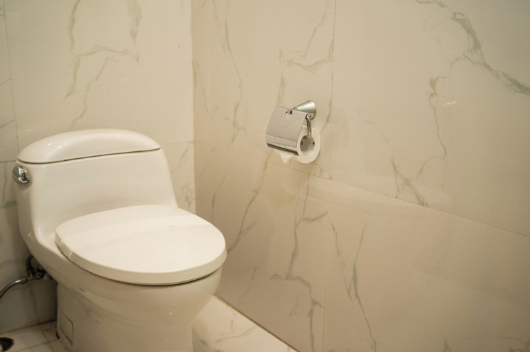 Bathroom 10
