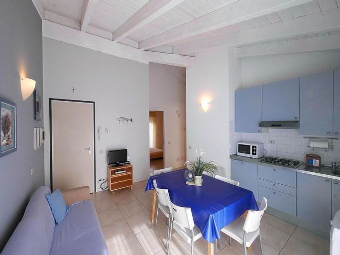 Dining Room 10