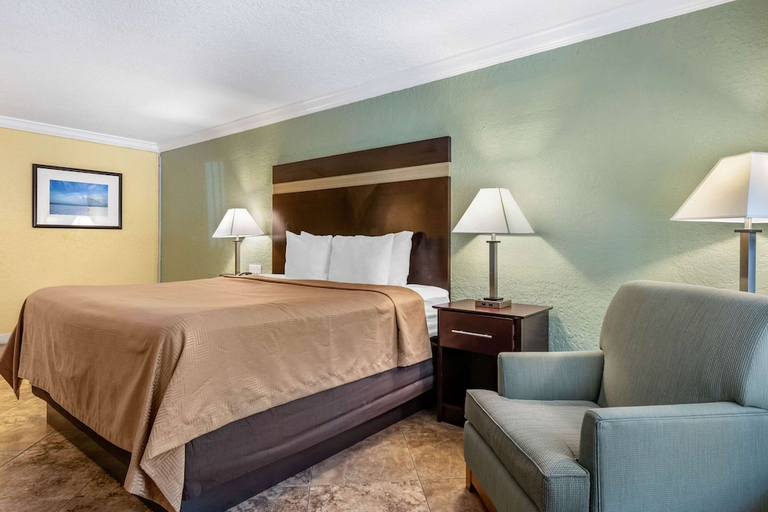 Bedroom 2, Clarion Inn International Drive, Orange