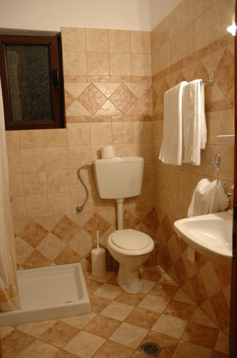 Bathroom, Aroanios Hotel, West Greece
