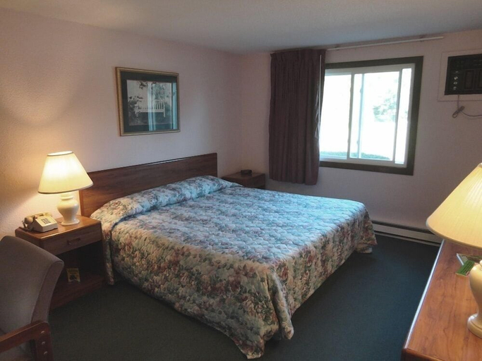 Bedroom 2, Eastern Inns, Carroll