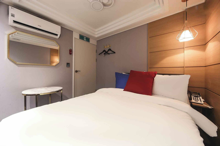Bedroom 16