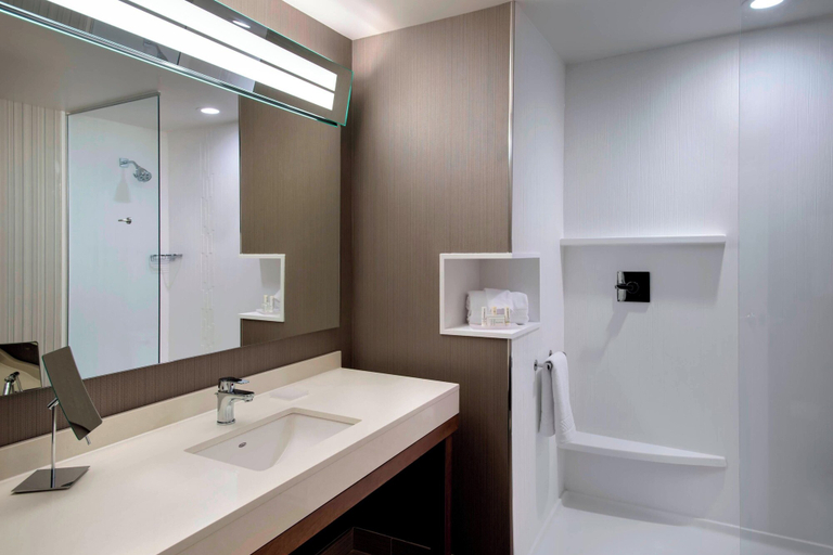 Bathroom, Courtyard by Marriott Schenectady at Mohawk Harbor, Schenectady