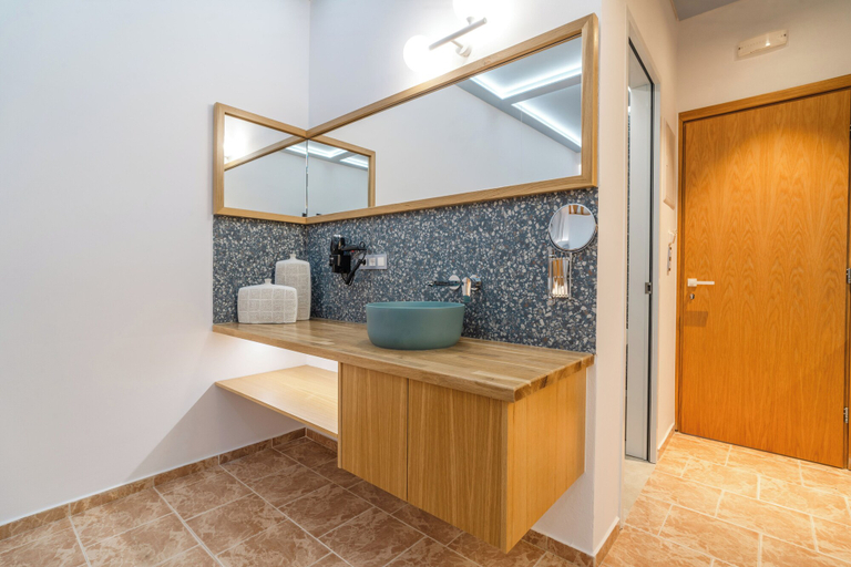 Bathroom 5, Manos Studios, Crete
