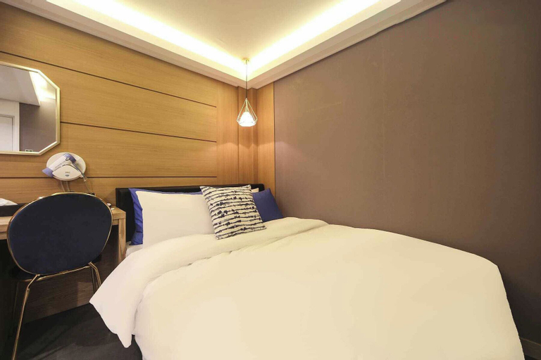 Bedroom 15