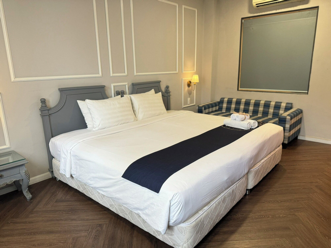 Bedroom 23