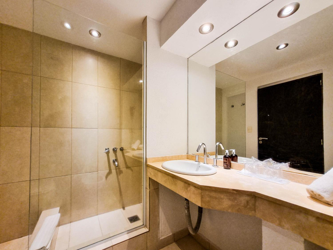 Bathroom 5, Howard Johnson Hotel & Convention Center Madariaga - Carilo, General Juan Madariaga