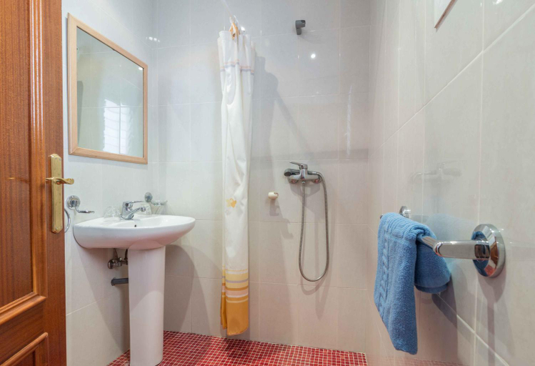 Bathroom 3, Hotel Reig, Alicante