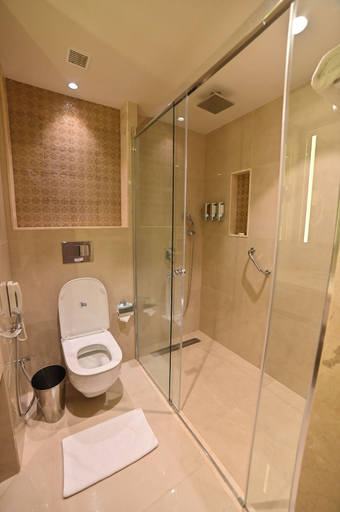 Bathroom 5, Welcomhotel by ITC Hotels, Devee Grand Bay, Visakhapatnam, Visakhapatnam