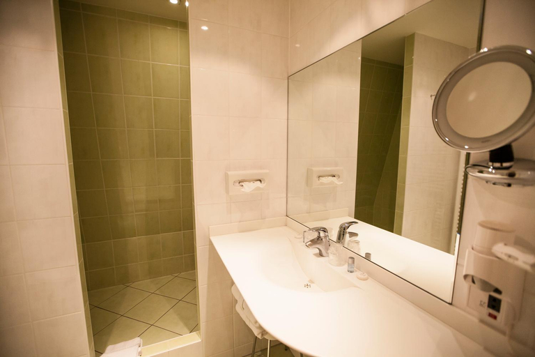 Bathroom 3, Les Pres D'ondine, Bas-Rhin