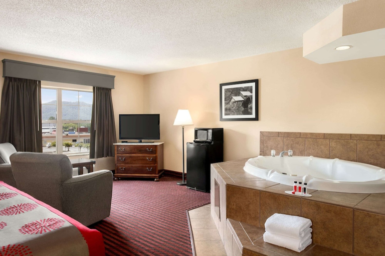 Bedroom 3, Ramada by Wyndham Pigeon Forge North, Sevier