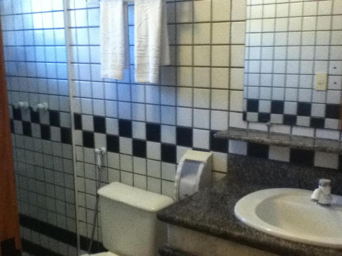 Bathroom 5, Porto das Naus Praia Hotel, Porto Seguro