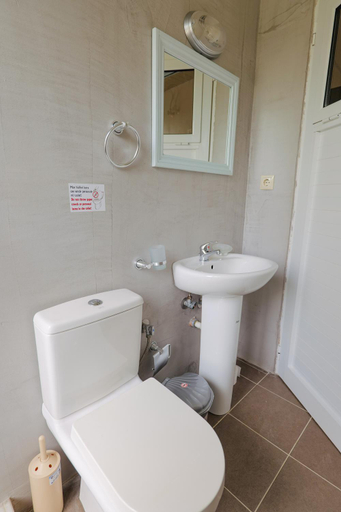 Bathroom 3, Eleana hotel& apartments , Sarandës