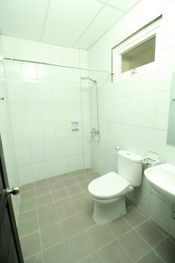 Bathroom 4, Allisa Motel, Serang