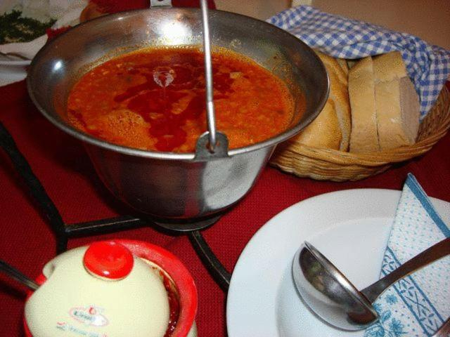 Food & Drinks 2, Kis-Duna Motel & Camping, Mosonmagyaróvár