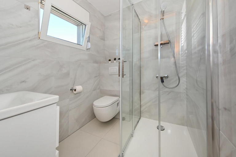 Bathroom 3, Villa Gravić, Zadar