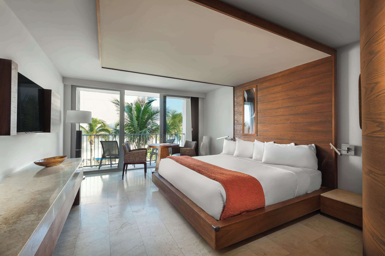 Bedroom 3, Costa d'Este Beach Resort and Spa, Indian River