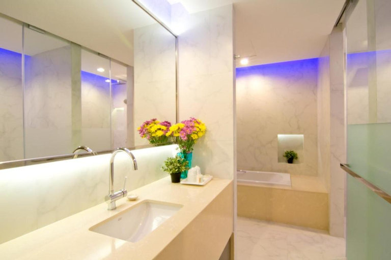 Bathroom 10