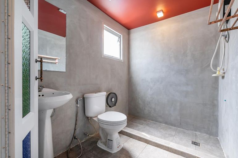 Bathroom 4