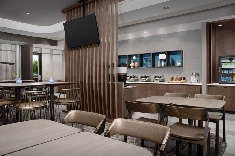 Food & Drinks 5, Springhill Suites by Marriott Lexington Fritz Farm, Fayette