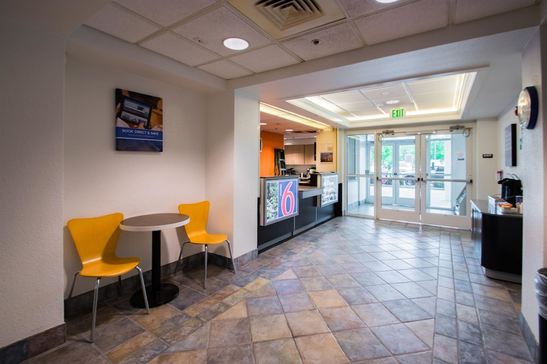 Others 5, Motel6 Portland, OR - I-5, Multnomah