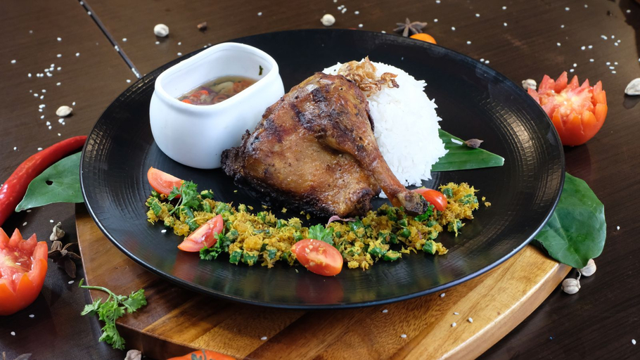 Sapphire Sky Hotel & Conference - Food & Drinks
