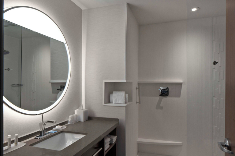 Bathroom 4, Courtyard by Marriott Jefferson City, Cole